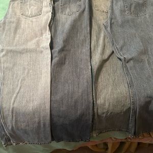 4 pair of Wrangler relaxed fit 40x32 men’s jeans